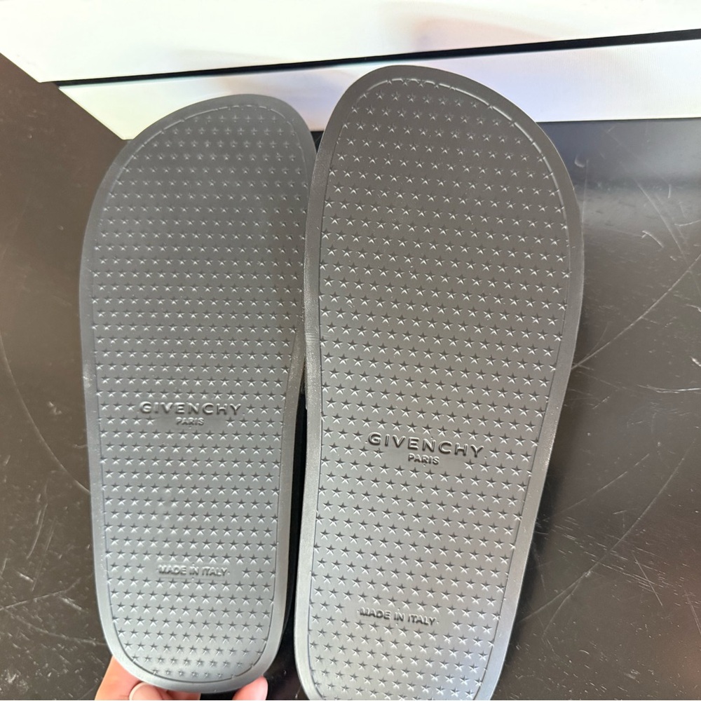 Givenchy Raffia Slide Sandals - Picture 5 of 5
